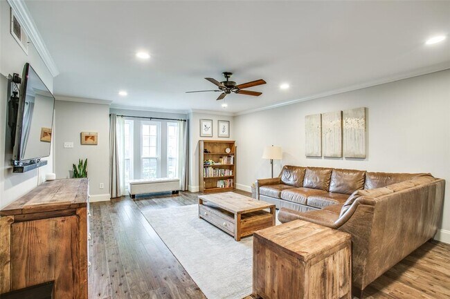 Foto del edificio - 14348 Misty Meadow Ln