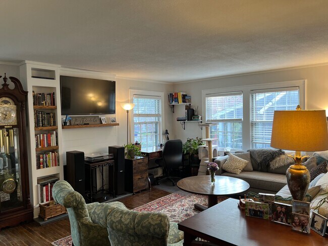 Living Room - 2359 Rosewood Ave
