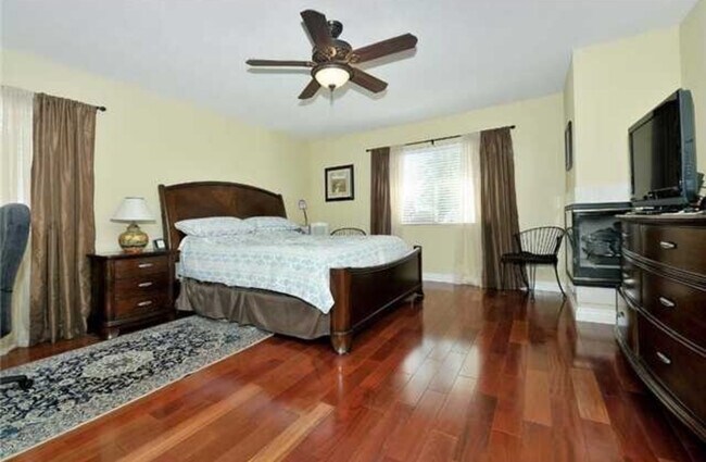 Building Photo - 552 Sipes Cir