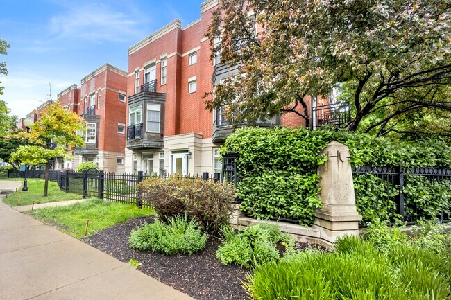 Foto del edificio - 802 W University Ln