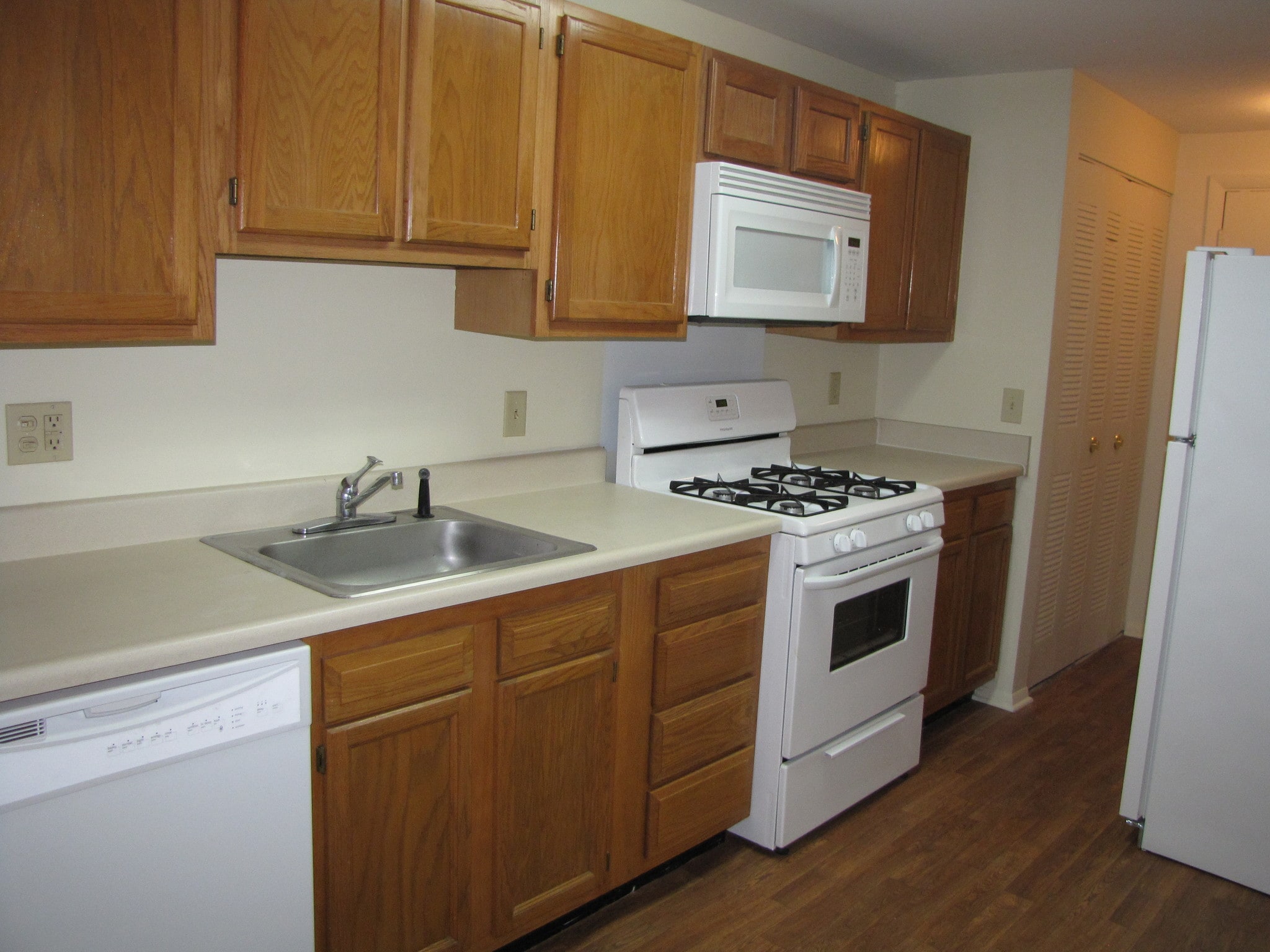 Bowling Green Village – photo 1 of 9