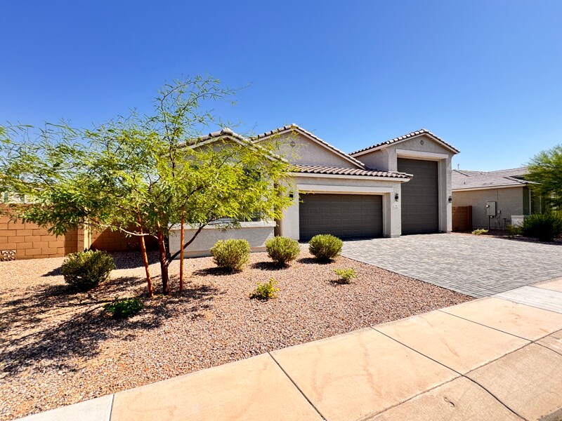 Foto principal - 786 W Palo Verde Dr