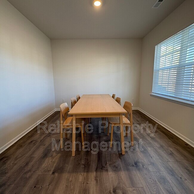 Foto del edificio - 96 Black Crk Dr