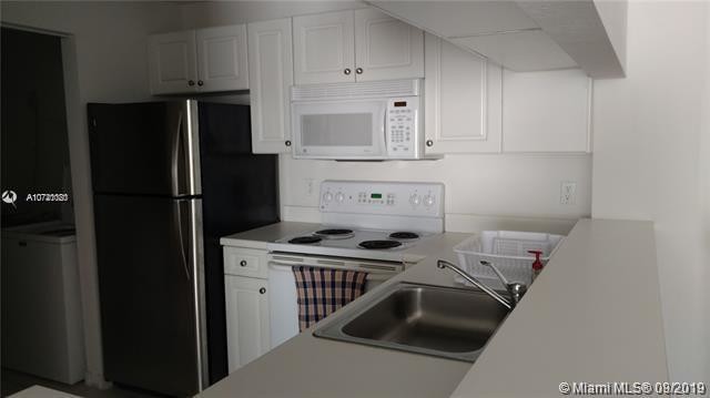 Building Photo - 2804 Sarento Pl