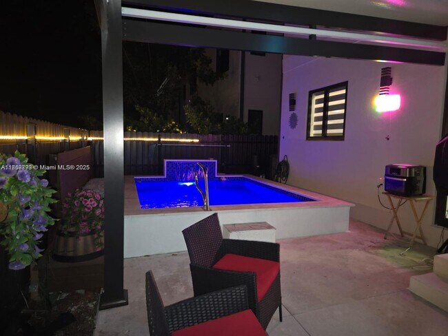 Foto del edificio - 249 NW 12th Ct