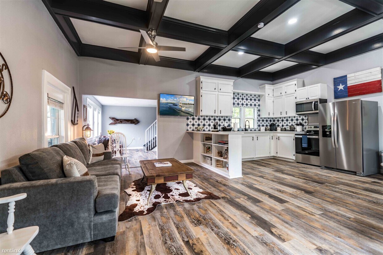 Foto principal - 3 br, 2 bath House - 17308 East Darleen Drive
