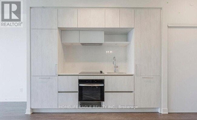 Building Photo - 6 David Eyer Rd