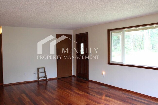 Building Photo - Freshly Updated 4BR Home w/ Finished Basement, New Appliances & RV/Boat Parking