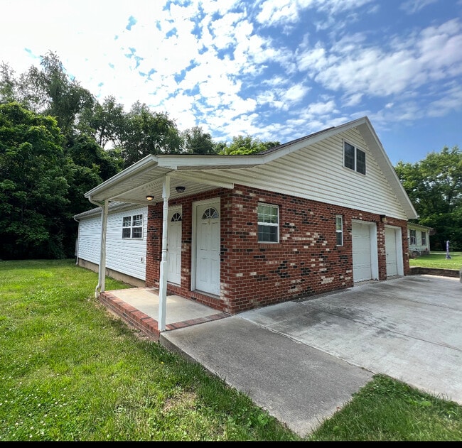 1045 Newmans Branch Rd, Milton, WV 25541 House Rental in Milton, WV