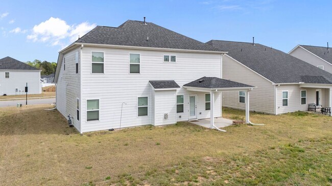 Foto del edificio - Spacious & Modern 4-Bedroom Home in Quiet Zebulon Neighborhood