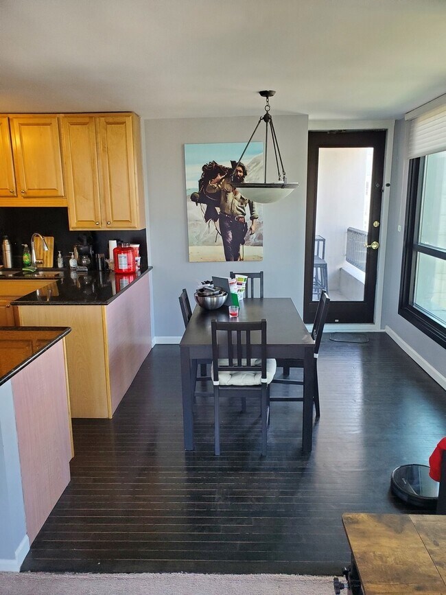 Foto del edificio - 1030 N State St