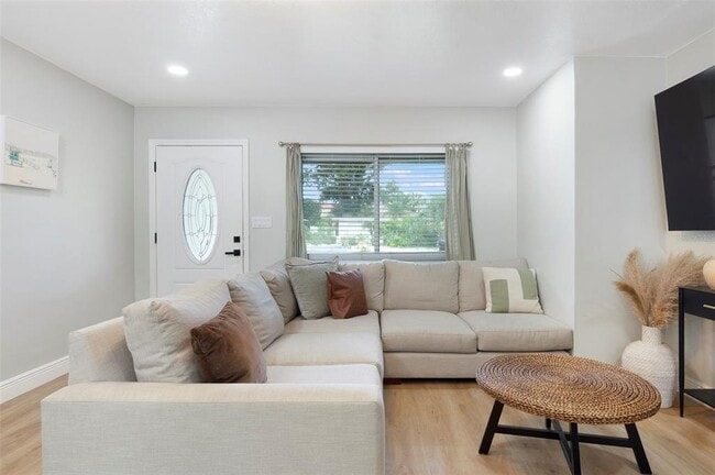 Foto del edificio - 5840 Dartmouth Ave N