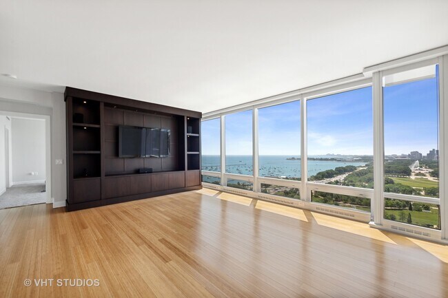 Foto del edificio - 340 E Randolph St