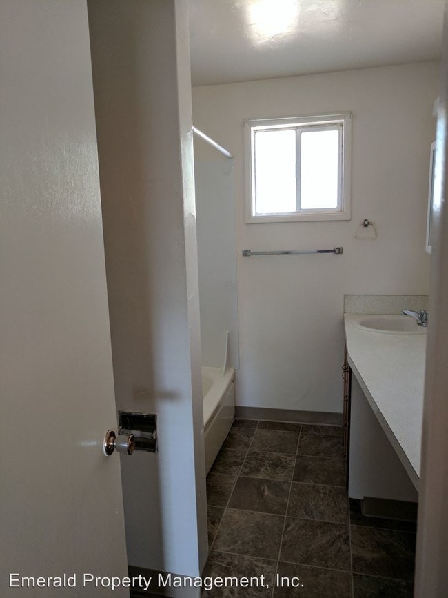 Building Photo - 4580 Aster St