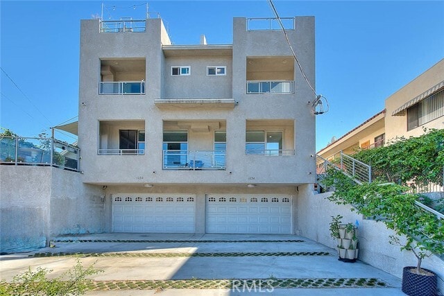 Building Photo - 1234 Lilac Terrace