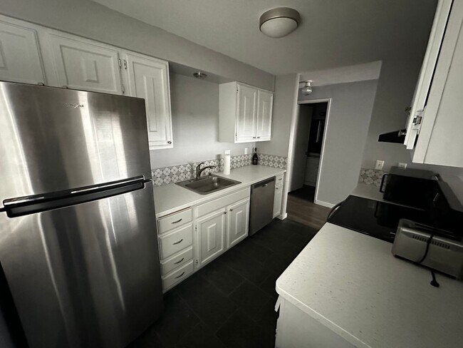 Foto del edificio - 308 E Weile Ave