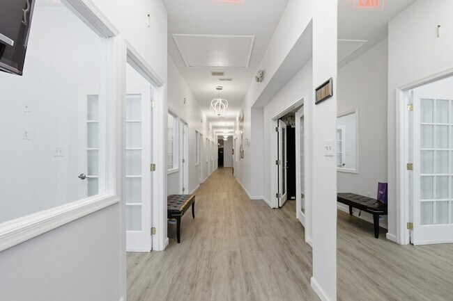 Foto del edificio - 4341 Park Heights Ave