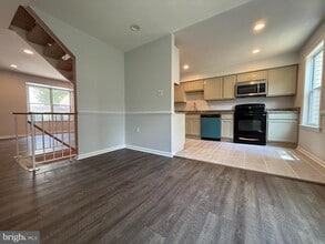 Building Photo - 13214 Wonderland Way