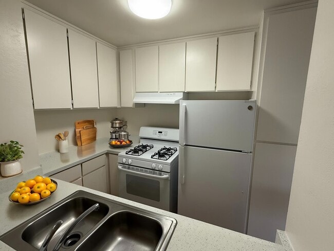 Kitchen - Paulson Park