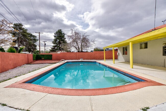 Foto del edificio - 3008 Lawndale St