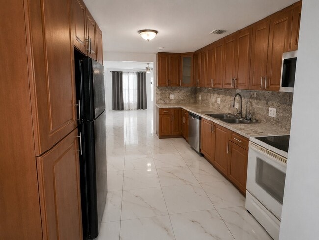 Photo - 4054 SW 50th St (Fort Lauderdale, FL) House