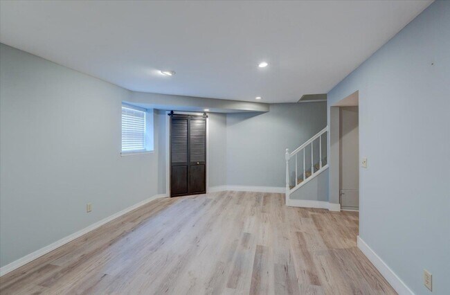 Foto del edificio - 7 S Thompson Dr