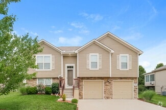 Building Photo - 705 Hibiscus Cir