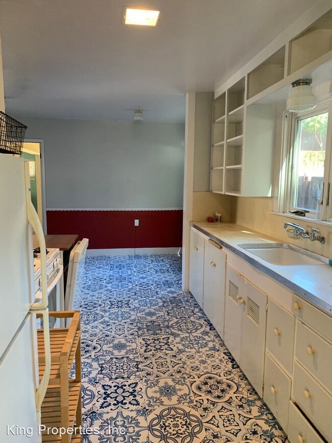 Building Photo - 3 br, 2 bath House - 516 G Street