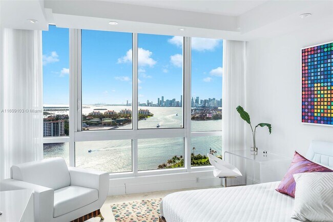 Foto del edificio - 100 South Pointe Dr