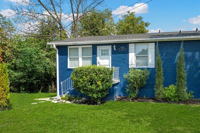 Foto del edificio - 2112 Sanborn Dr