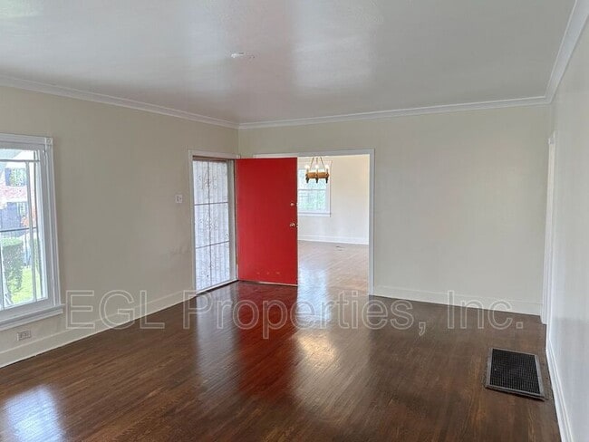 Building Photo - 1128 Norton Ave