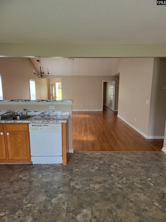Building Photo - 304 Fox Squirrel Cir