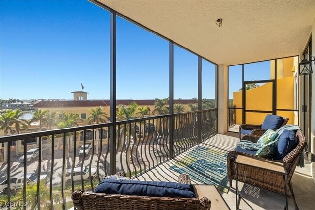 Foto del edificio - 5781 Cape Harbour Dr