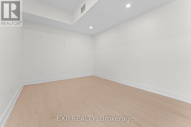 Building Photo - 1558 Queen St E