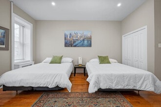 Building Photo - 215 W 138th St