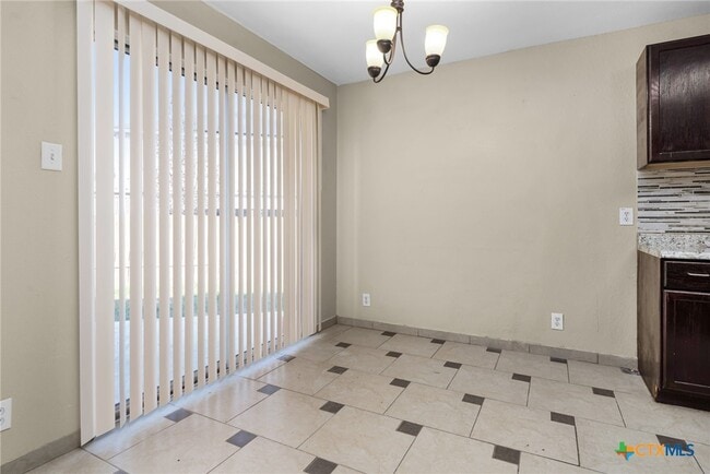Building Photo - 3422 Old Spanish Trail