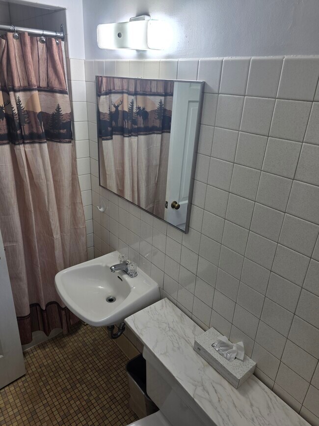 Foto del edificio - T Bird Country Apartments