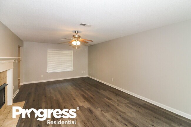 Foto del edificio - 2796 Hidden Falls Dr