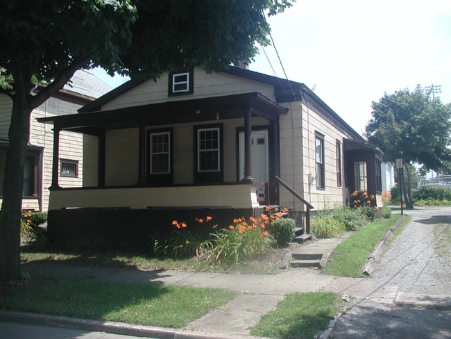 Building Photo - 235 W 3rd St