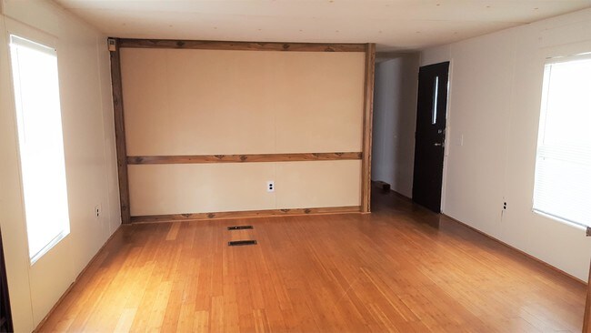 Building Photo - 625 N Bentsen Palm Dr