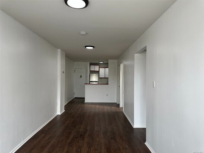 Foto del edificio - 216-05 Jamaica Ave