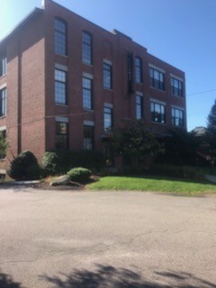 Primary Photo - 685 Social St
