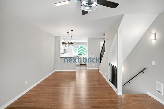 Building Photo - "Charming 2-Bed, 2.5-Bath Retreat in Bothell - Spacious 1157 Sq Ft Haven!"