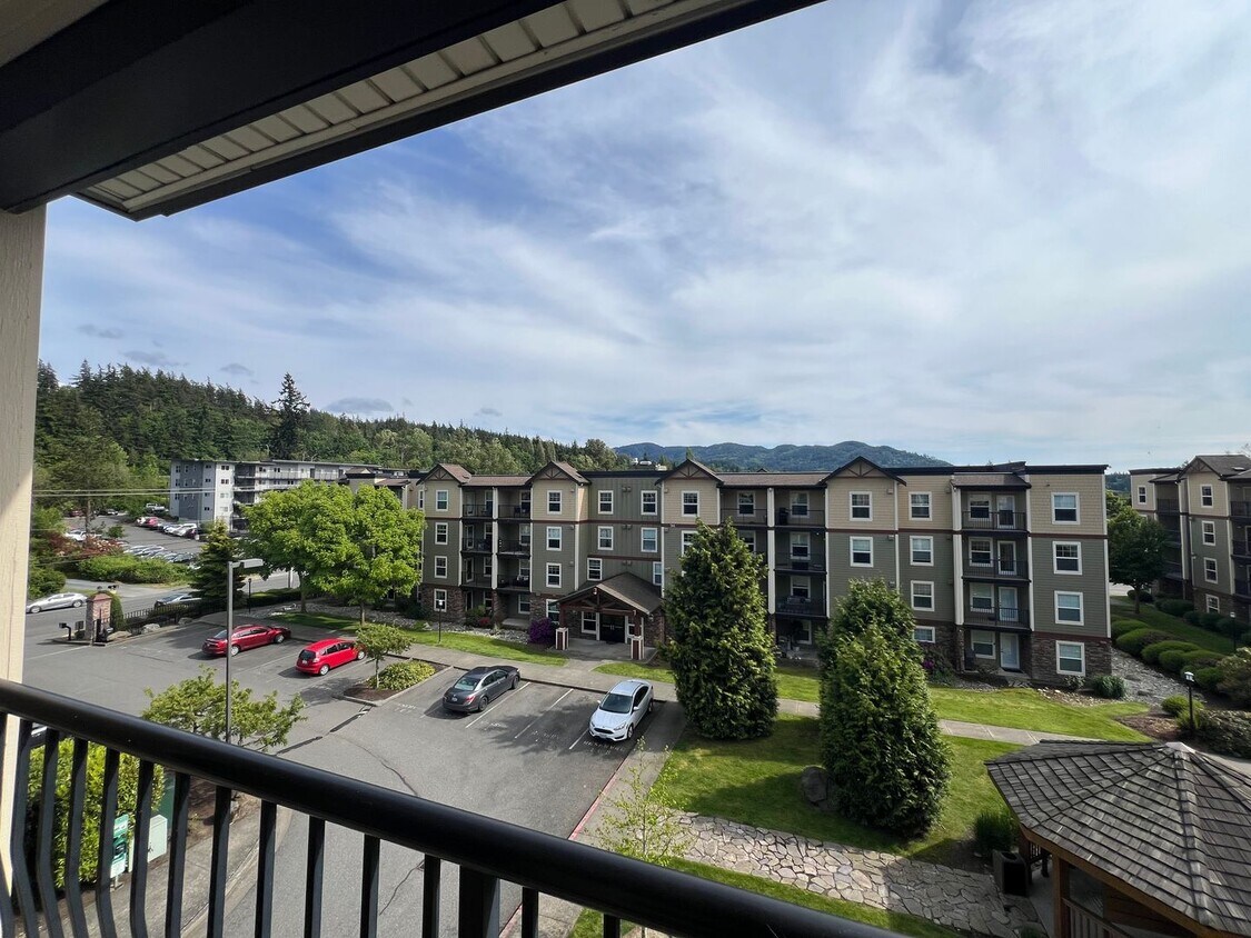 Primary Photo - Spacious Studio Condo close to WWU