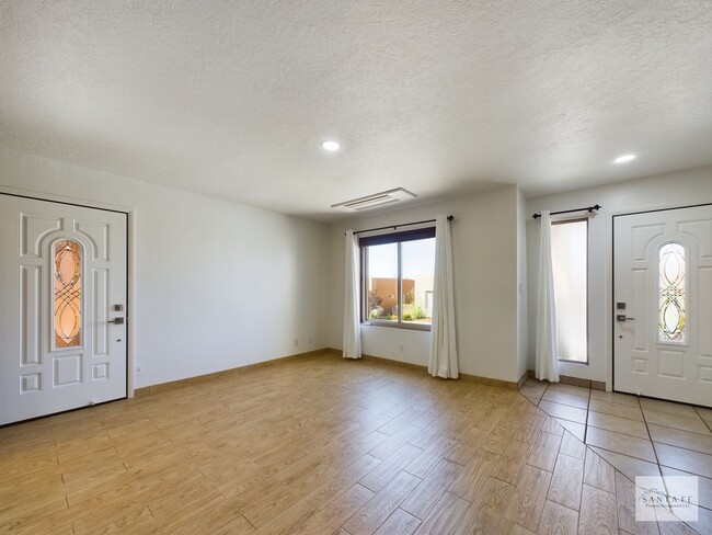 Building Photo - Single Level, single family home with gara...