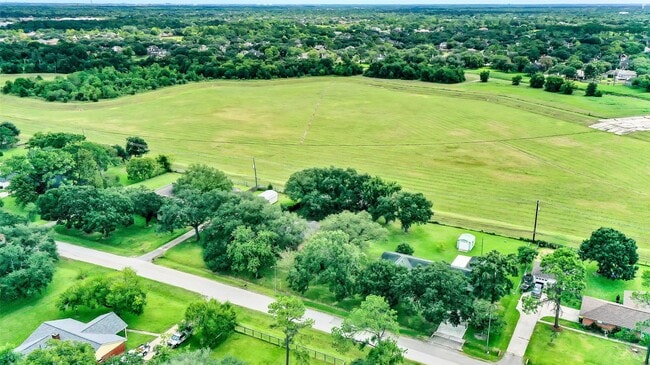 Building Photo - 3605 Longherridge Dr