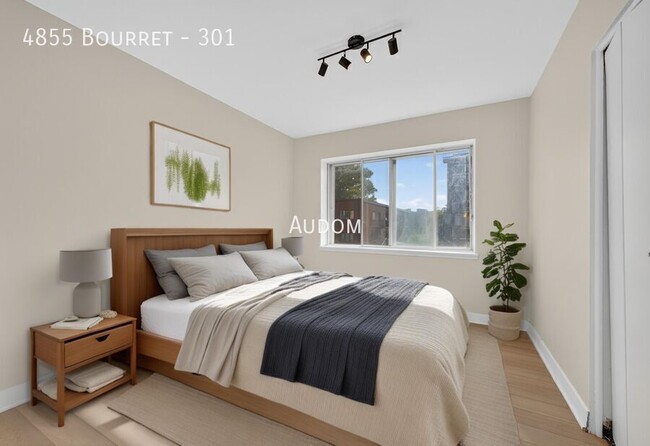 Building Photo - 4855 Av Bourret