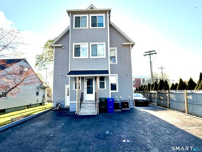 Building Photo - 7-9 Burritt Ave