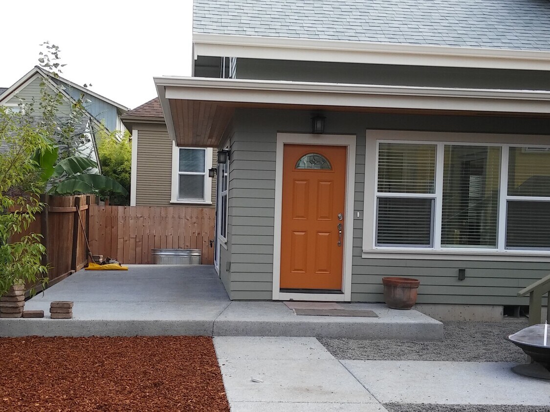 Primary Photo - 3622 NE 12th Ave