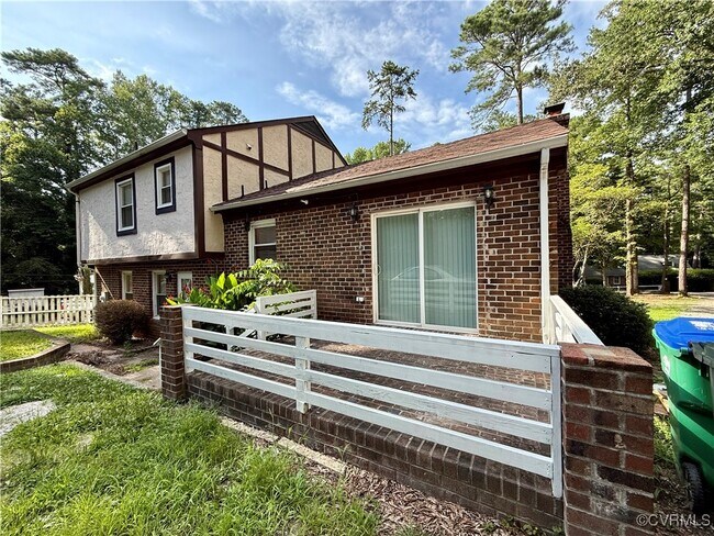 Foto del edificio - 8535 Old Spring Rd